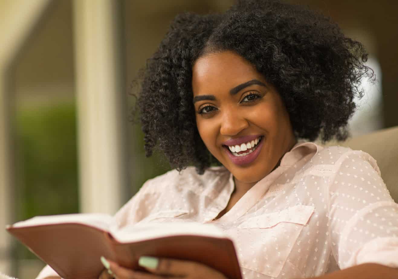 Best Study Bibles For Women - 7 Strong Choices - LivingPraying.com