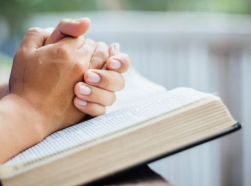 25 Bible Verses for Discouragement: Finding Hope When Your Heart Feels Heavy